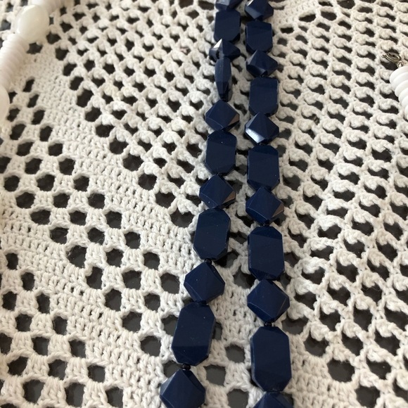 Costume Jewelry Necklaces - Picture 4 of 5